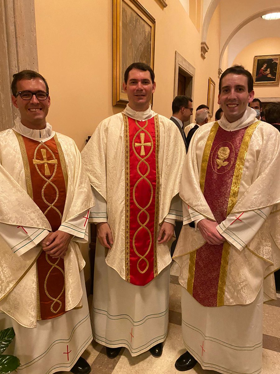 iglesianavarra's tweet photo. En el día de hoy 5 de septiembre de 2020 a las 10’00 horas en la Basílica de San Eugenio (Roma) han recibido la ordenación sacerdotal TRES diáconos de la Prelatura del Opus Dei navarros de nacimiento: Antonio Rodriguez Tobar, Carlos Medarde Artime y Pablo Erdozáin Castiella. https://t.co/2ATTbajnst