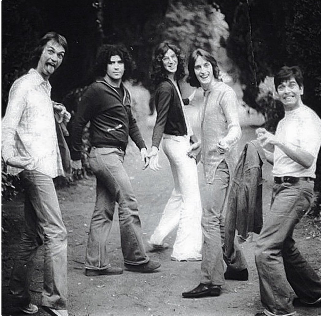 lebon_david's tweet photo. #AdiosSuiGeneris 
45 años después, música eterna. https://t.co/t21jR0C8cP