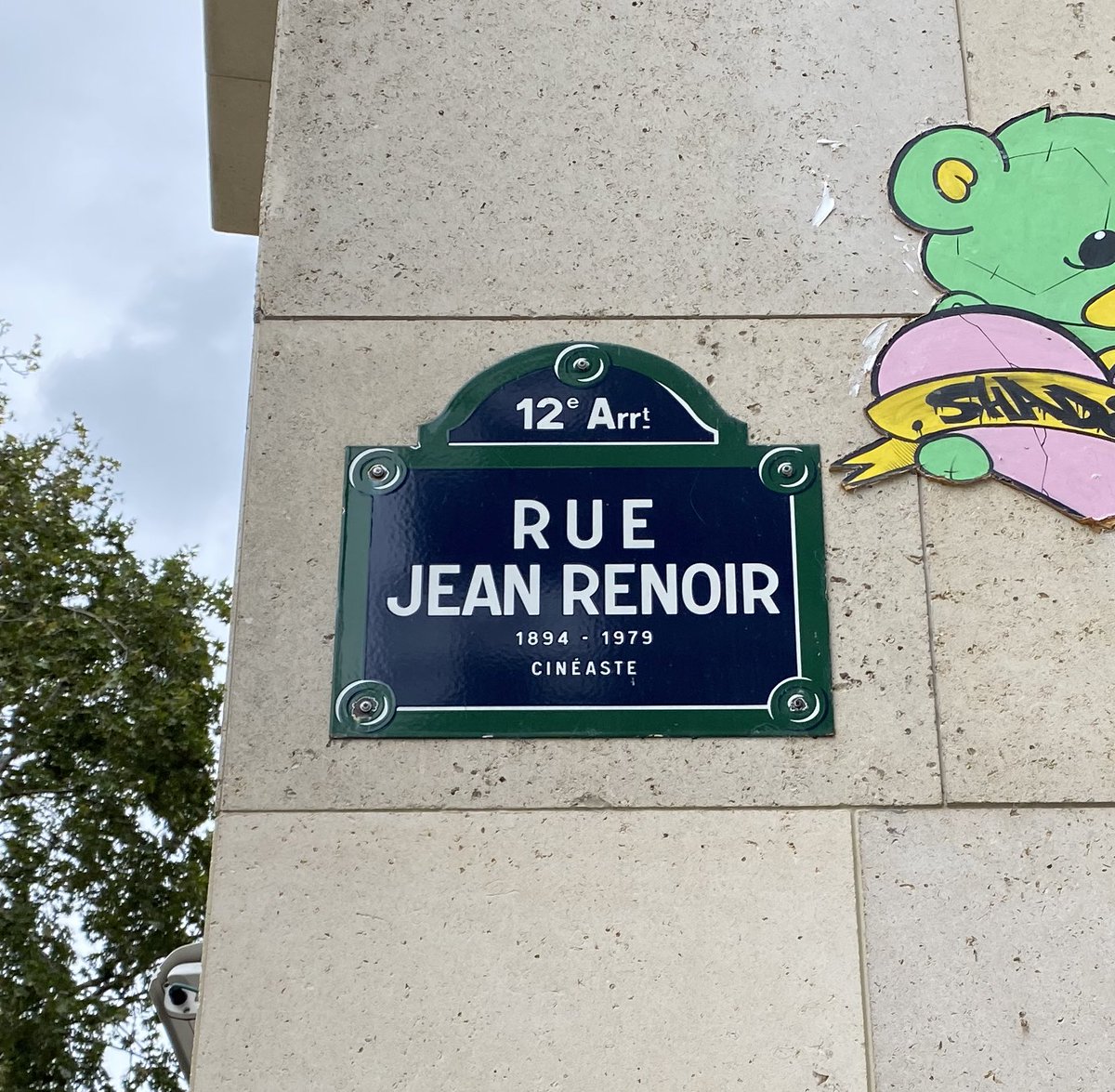 gabolvr's tweet image. Uma thread com algumas ruas ou praças de Paris com nome de cineastas, atores ou outras pessoas ligadas com cinema. 😊