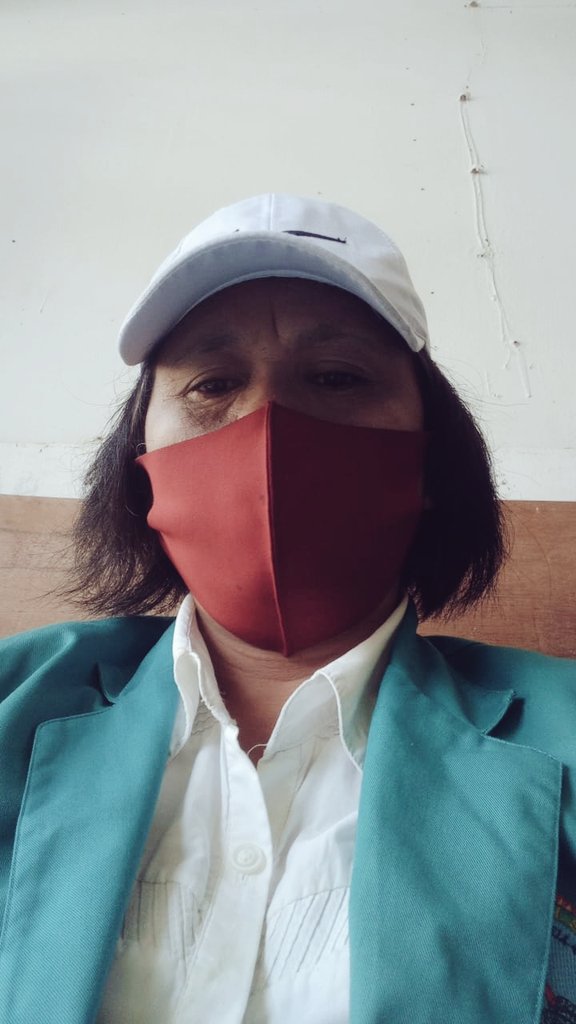 TriASPGulo's tweet photo. Lulus di waktu yang sama
Umur doang yang beda.
Me👨🏻‍🎓and Mom👩‍💼
Btw, Selamat atas Sidang Skripsi nya hari ini.Dinyatakan LULUS :)
#MotherStrong💙❤️
#2020PunyaCerita🌹🌹 https://t.co/kxdlaY0ESC
