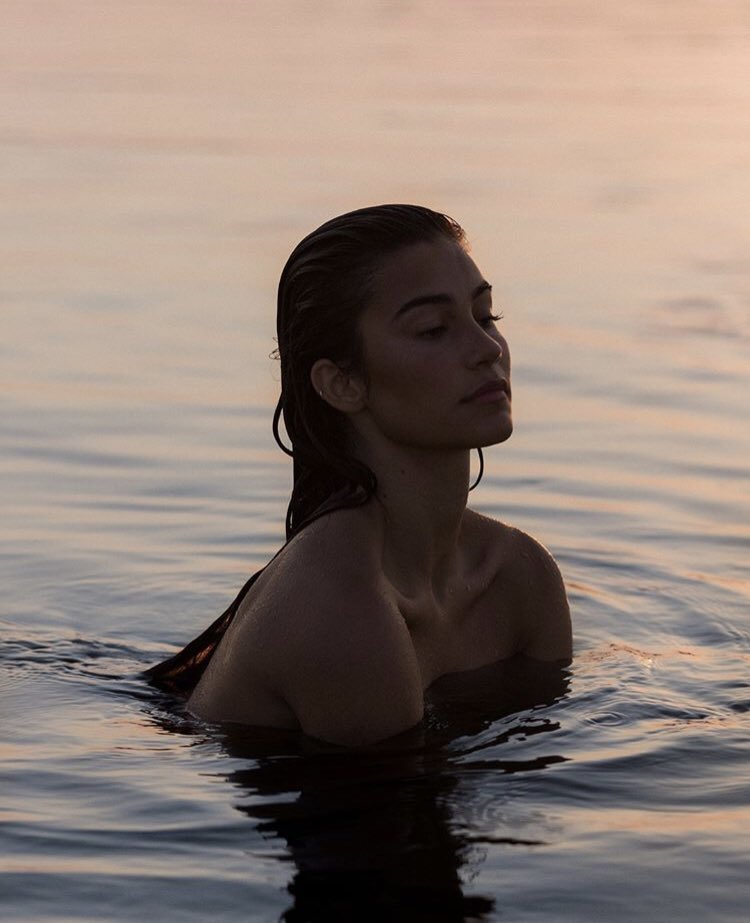 — 𝑊𝘩𝑎𝑡 𝑑𝑜 𝑦𝑜𝑢 𝑑𝑜 𝑤𝘩𝑒𝑛 𝑎 𝑐𝘩𝑎𝑝𝑡𝑒𝑟 𝑒𝑛𝑑𝑠?𝐷𝑜 𝑦𝑜𝑢 𝑐𝑙𝑜𝑠𝑒 𝑡𝘩𝑒 𝑏𝑜𝑜𝑘 𝑎𝑛𝑑 𝑛𝑒𝑣𝑒𝑟 𝑟𝑒𝑎𝑑 𝑖𝑡 𝑎𝑔𝑎𝑖𝑛? —