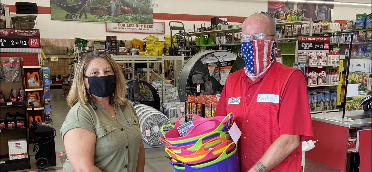 pilgrim_fran's tweet photo. A great big Thank you! To Keith at Lockhart Tractor Supplies for the generous donation of these buckets for my classroom! #pceproud#lovemyLISD https://t.co/lugSnNj3L1