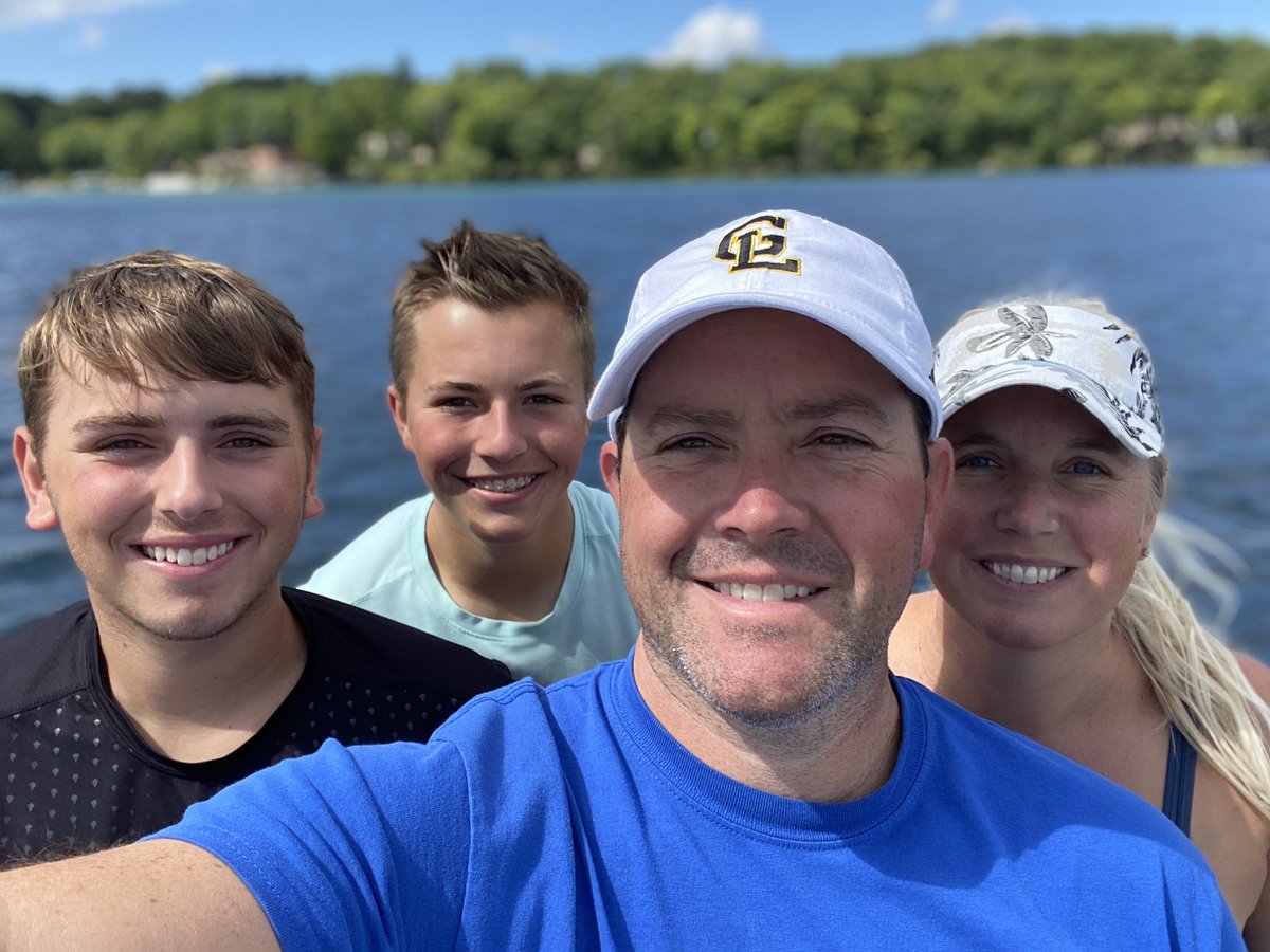 TCRyanSchrock's tweet photo. Sharpening the Saw and spending some much needed time on East Bay with my favorite peeps! #SharpenTheSaw #StayingBalanced https://t.co/qK5cZ2V8Zm