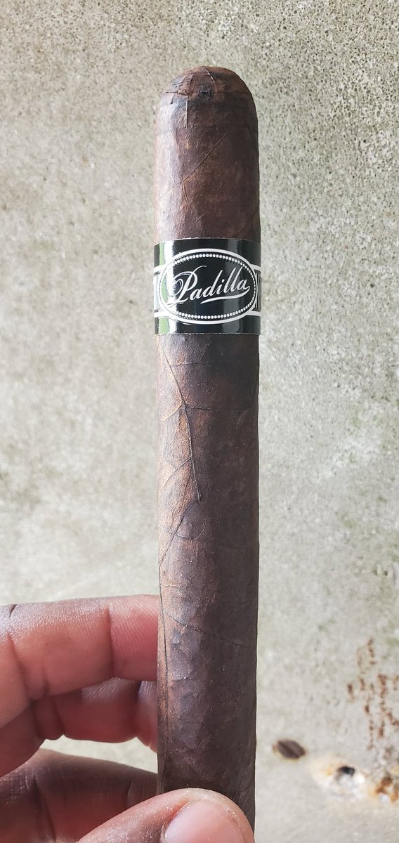 BobbyBakerJr2's tweet photo. Its @KentuckyDerby day and here @HarrahsLADowns live racing continues with @LTNGlobal. Grab your hats and cigars and come on out. #DerbyDay #Derby2020 #cigarlife #pssita #HorseRacing #cigars #sotl #botl #ltnglobal https://t.co/jKMPyRTmdC