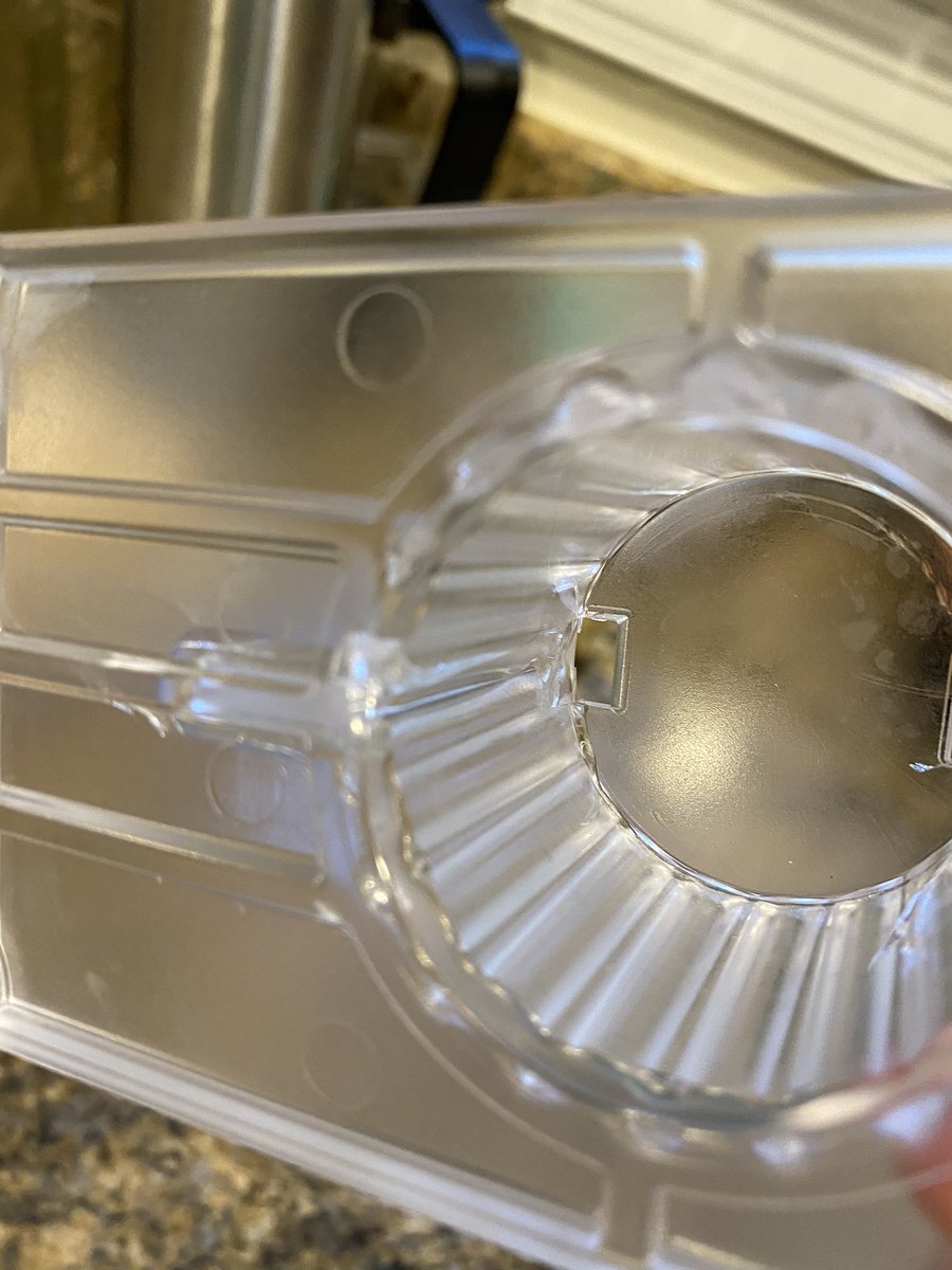 goodmichgood's tweet photo. @tofuxpress I emailed customer support twice but haven’t rec’d a reply. Can you please tell me how I can replace my tofuxpress handle? The plastic on the handle knob broke off so the spring no longer works. Thank you. https://t.co/7JPa9ui1Jw