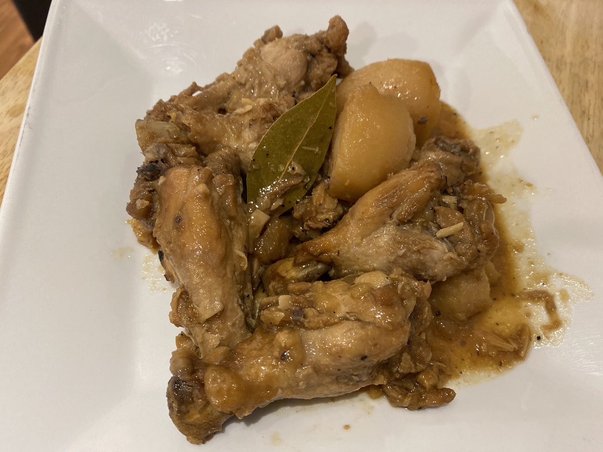 My friend went to the Filipino market Seafood City &amp; brought me back some mangos &amp; #ensaymada, which is a sweet soft Danish-like pastry that’s popular in the Philippines. Her mom also gave me helping of her homemade chicken adobo! #filipinofood #chickenadobo #seafoodcitychicago