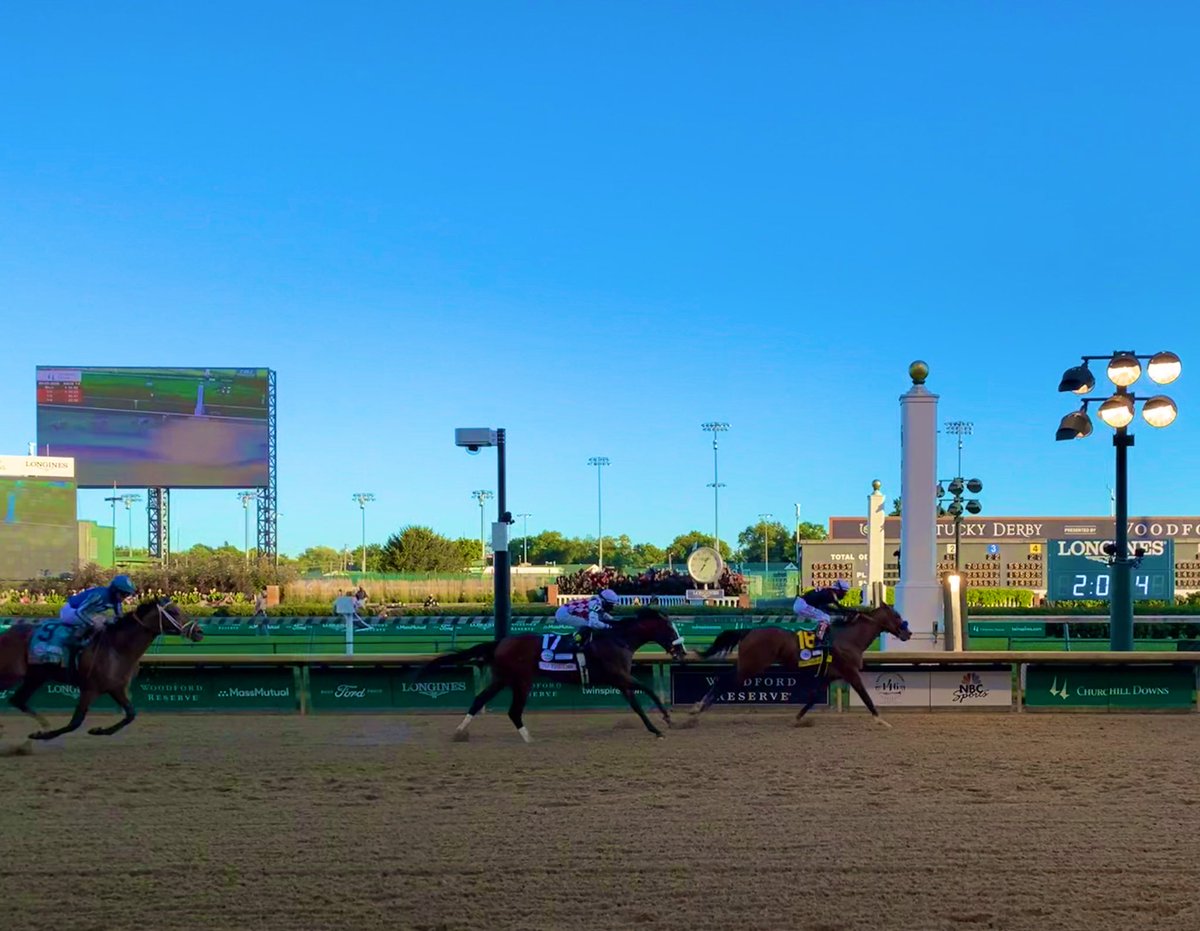 KentuckyDerby's tweet image. Authentic wins the Kentucky Derby!!