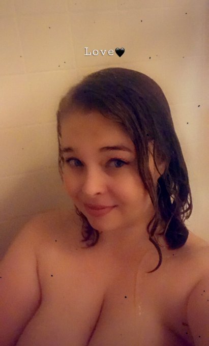 Finally get a chance to shower at the hotel 😍                                                     https://t