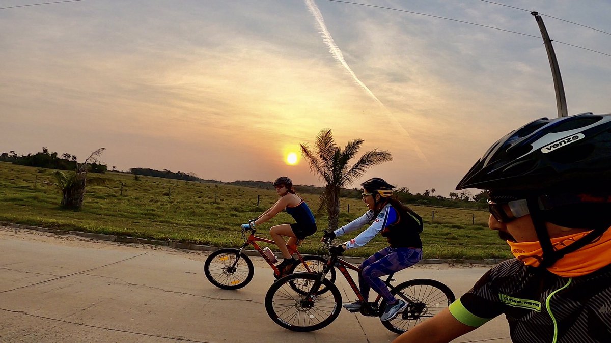 ramir0ck's tweet photo. Pedaleando en compañía de un gran equipo #TeamRunFit #biking https://t.co/x6AywUUghu