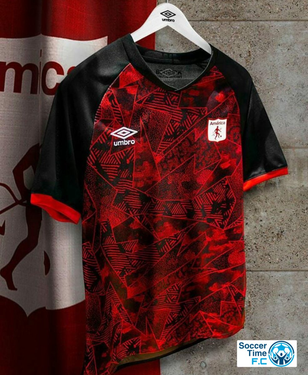 SoccerTimeFC's tweet photo. Directamente desde las brasas del infierno 👹👹 
Tercera equipación de @AmericadeCali @UmbroColombia @umbro 
#diablosrojos #americadecali #cli https://t.co/gdcNH8Qq8Y