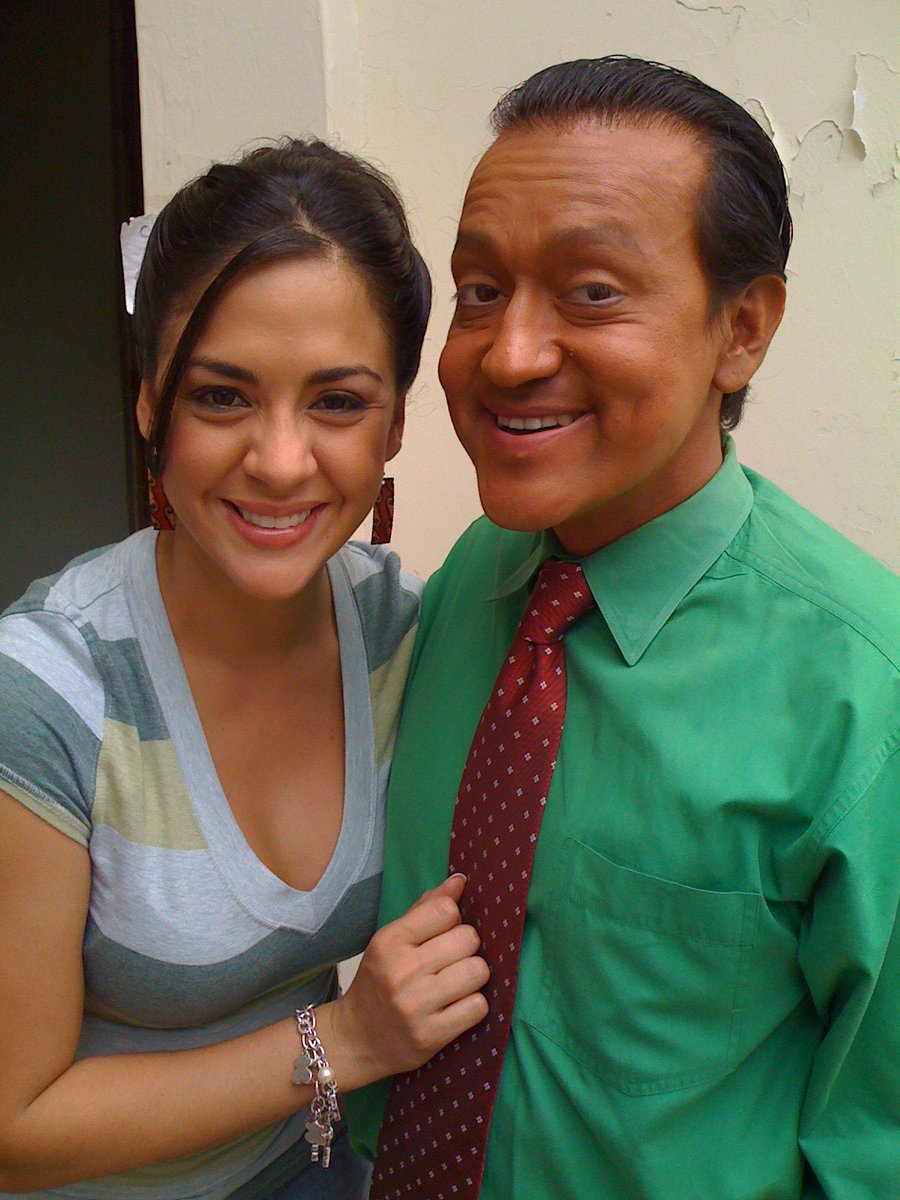 FLOR_MPALOMEQUE's tweet photo. Era Enero Febrero del 2007 cuando Jorge Toledo recibe una llamada y nos dan el Ok para grabar la novela “PERO” en el estudio #AlbertoBorges con poco presupuesto y con los equipos que estaban asignados para otras producciones. Nos miramos y dijimos “HAGÁMOSLO”... https://t.co/cEYyDlTkN2
