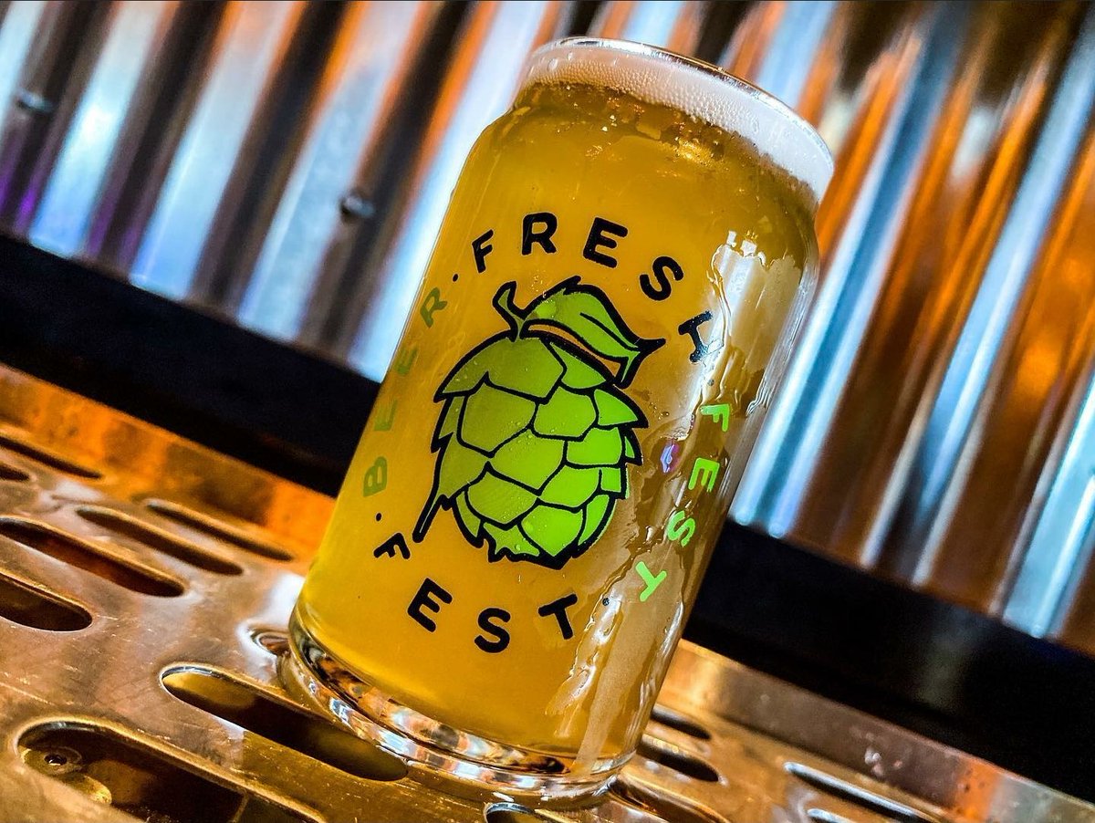 Partnerspod's tweet photo. New #FRESH3ST Collab Drop

@unclejammyspgh x @reconbrewing | Honey Bunches of Smoke

HEAVY ON THE OATS | RED WHEAT | BEECH WOOD SMOKE | WILDFLOWER HONEY

Free taster glasses | While supplies last | #fresh3st https://t.co/eFg0RbOyxK