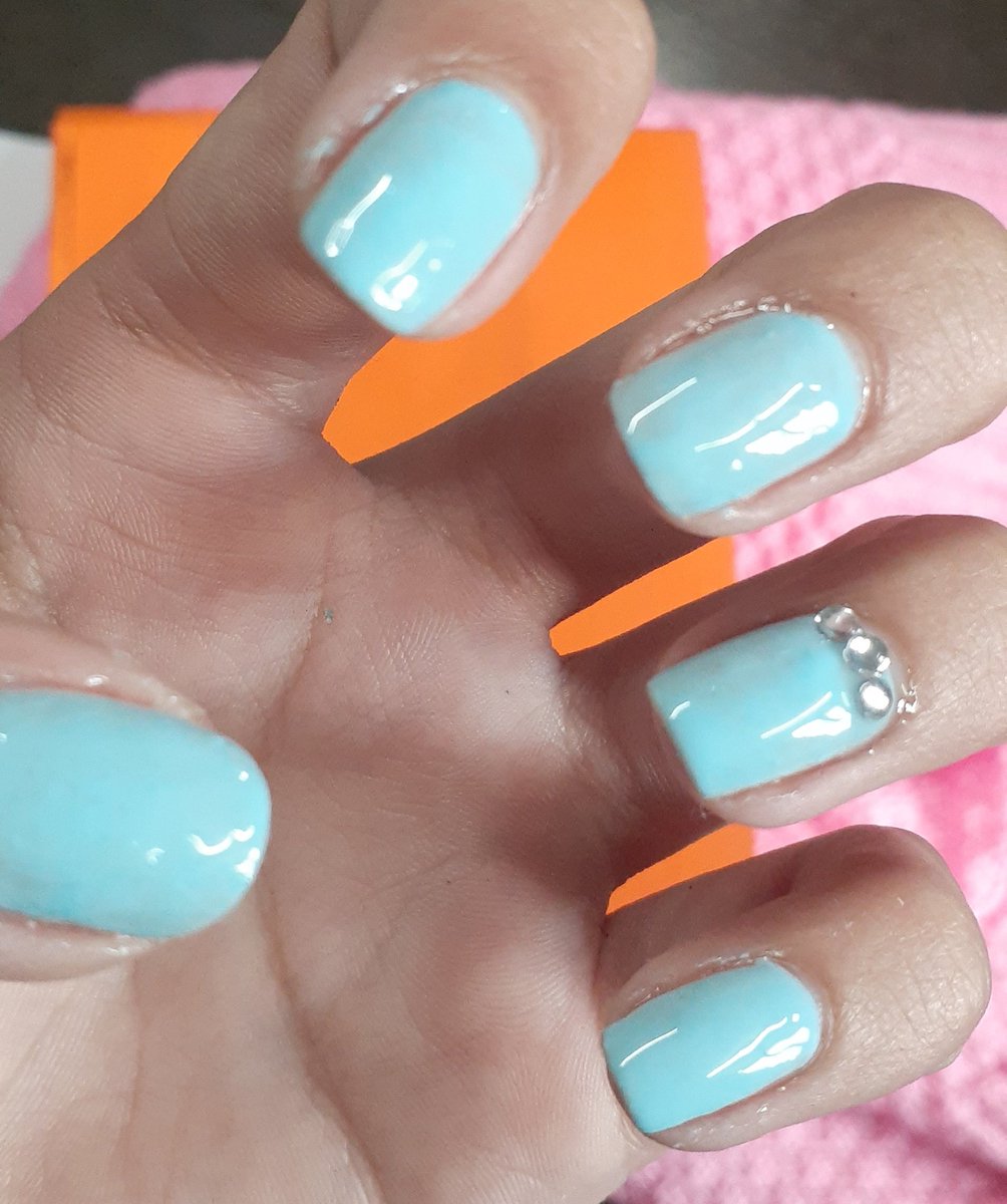 Danna81776277's tweet photo. Terminando el curso de manicura con estas hermosas semis hechas por mi.😍
#MeAnime.🥰
#VoyPorMás.🥰 https://t.co/McUqaMO4g2