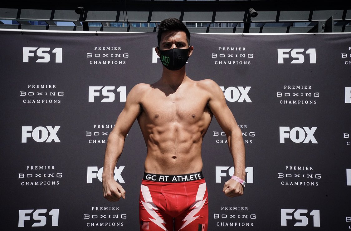 iamOmarJuarez's tweet photo. #TeamRelampago is ready for war tomorrow. Tune in @pbconfox 7pm CT! #TeamSnac #gcfitathlete #archetypeathlete #TeamEverlast #FromBrownsvilleTexas https://t.co/2ltF4MWq0q