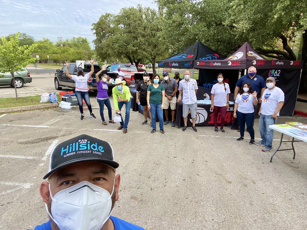SaldanaAustinTX's tweet photo. Gracias @gabynavarro24 &amp; @LosVerdesATX for supporting the Austin Latino Coalition &amp; @USHCAdeAustin TODAY with our COVID testing &amp; PPE Distribution Event today! Juntos Podemos! ✊🏽 https://t.co/C4x8TemLad