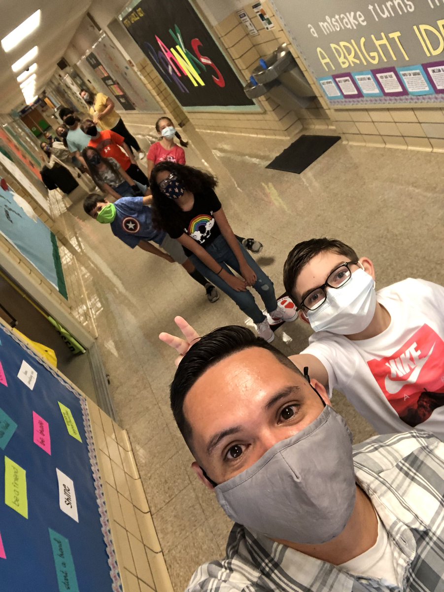 manuelestrada90's tweet photo. Extremely #EmporiaProud of these 5th graders who through all the uncertainty, completed the first few days of school like champs!! 💪 #proudteacher #5thgrade @PatriotsWalnut https://t.co/pvmE0FCGRy