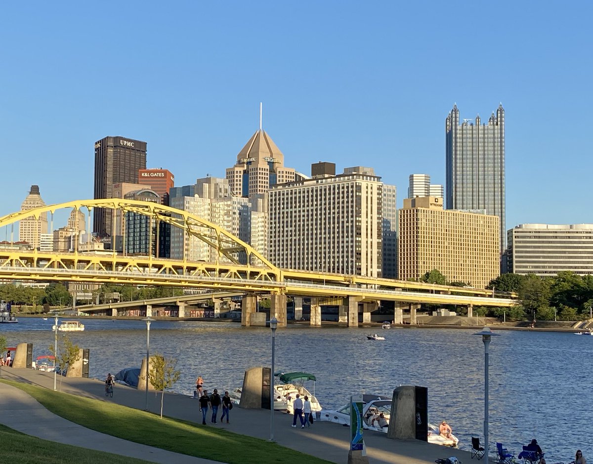 PopularPgh's tweet photo. Add a pizza and a beer and this would be a perfect evening https://t.co/6hTmppO4KL