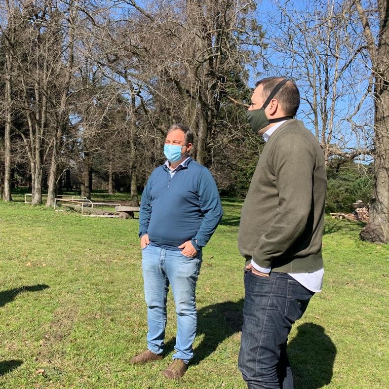 CascallaresPJ's tweet photo. (AHORA) En el Hogar El Alba de Ministro Rivadavia recibimos a Pablo Flores, titular de AEFIP, y compartimos una hermosa jornada con juguetes, libros y golosinas para los niños y las niñas en el marco del Mes de las Infancias. #SomosBrown https://t.co/oqvVjtNwDJ