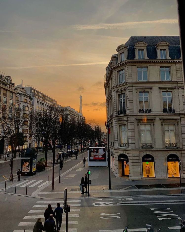 jacqueoupei's tweet photo. just another paris moodboard https://t.co/xPLE398Iqc