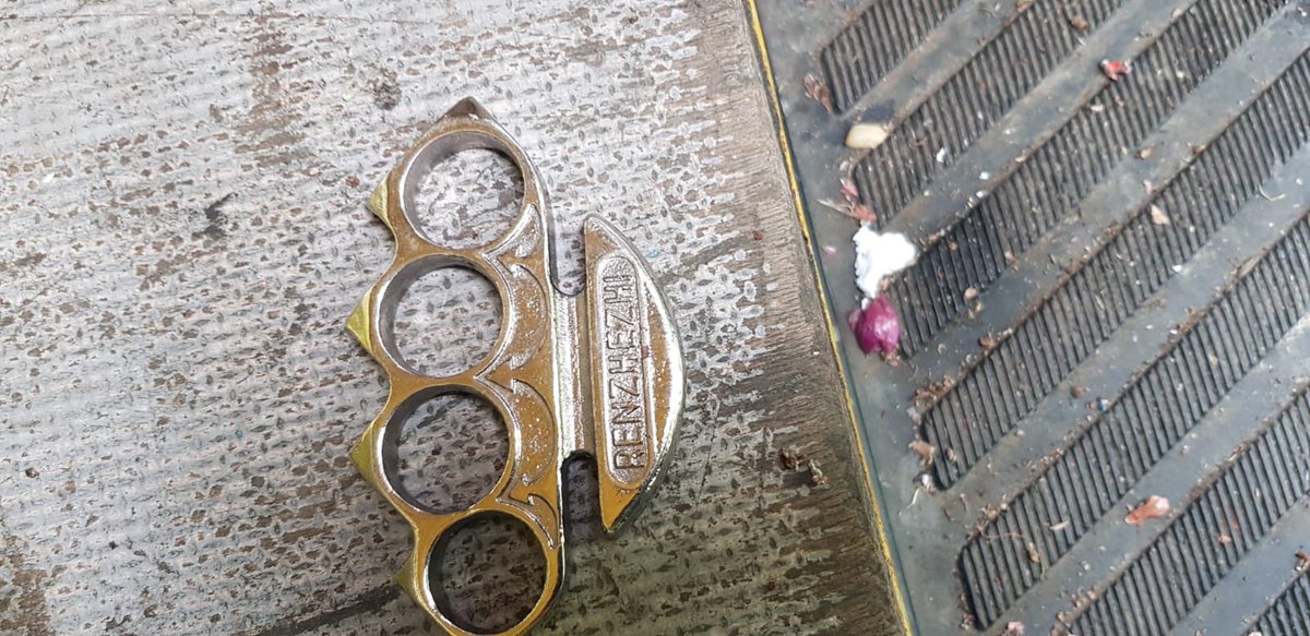 MPSSpecials's tweet photo. Officers from the Charlton + Perivale Vehicle Enforcement Team + @MPSNewham @MPSWForest were on #OperationSync today with colleagues from immigration,@HMRCgovuk + @TfL resulting in 32 vehicle seizures,2 arrests,multiple offences dealt with + nasty weapons taken off the street https://t.co/zJm0OgqiHV