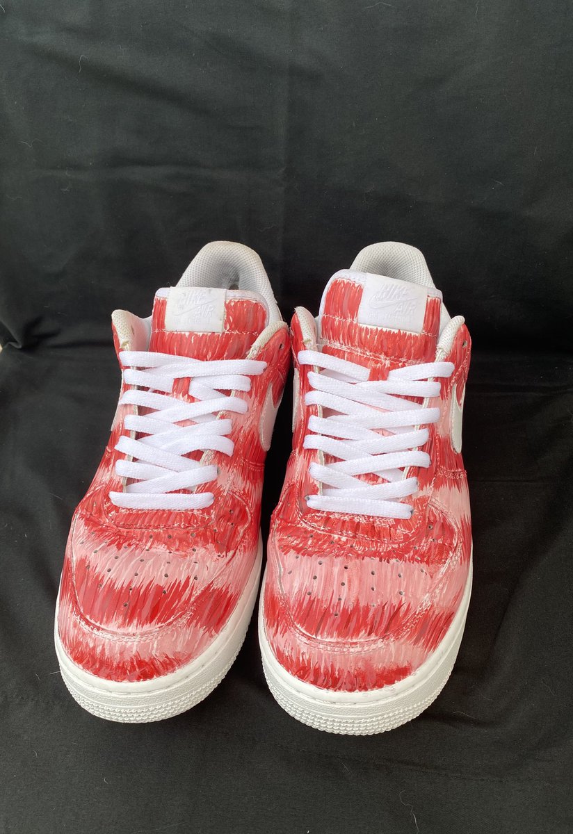 DeasyBrenden's tweet photo. New OVO inspired custom kicks! It costs $0 To Retweet and like!! Checkout the process video on my TikTok below! #ovo #streetwear #StreetArt #sneakers #TrumpIsALoser #USOpen #SaturdayMotivation #ArtistoftheSummer #art https://t.co/tm44arulW8