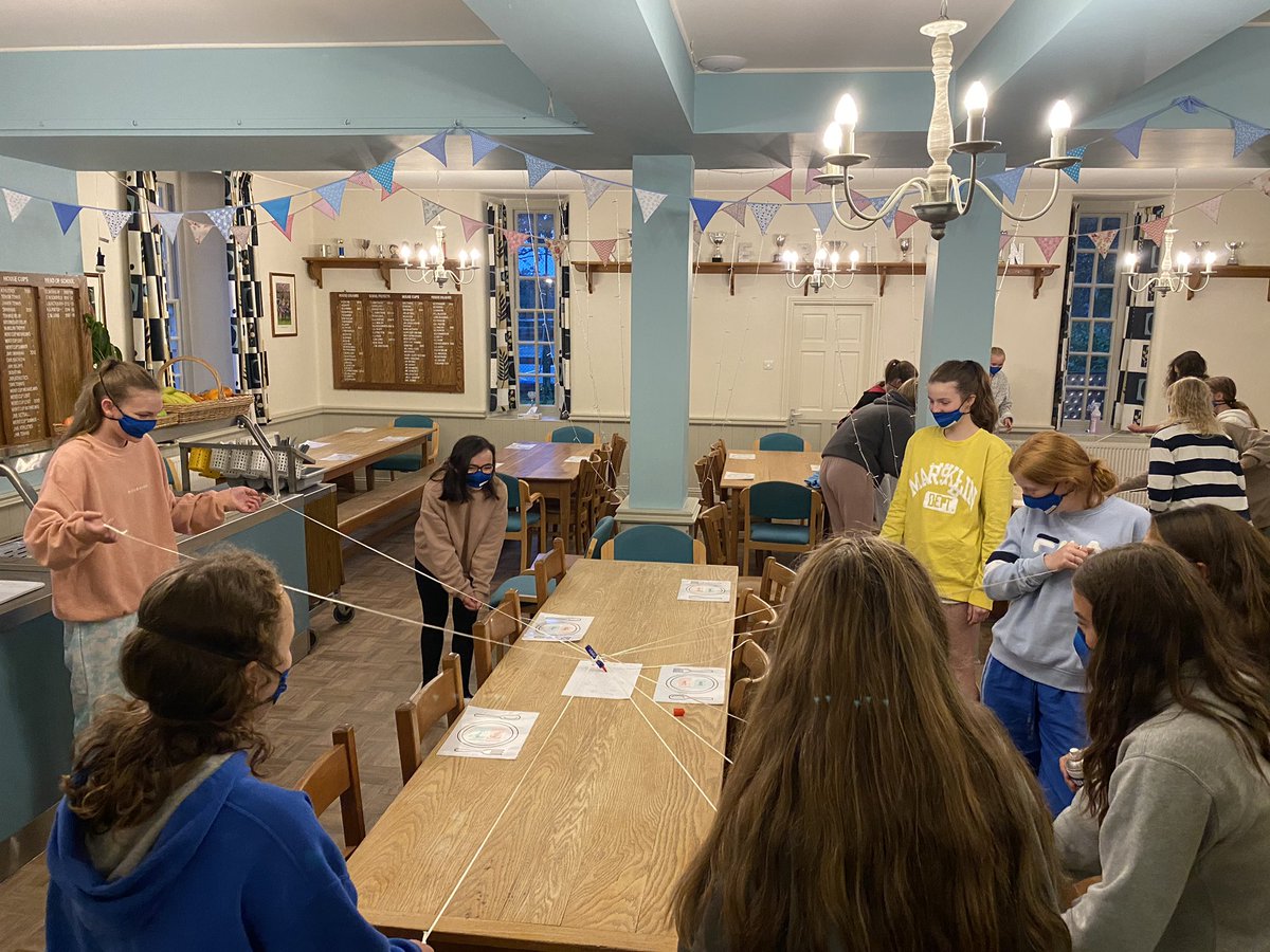 Robertson_Sed's tweet photo. Socially distant activities for our year 9 girls organised by our Prefects #puttingitintopractice #RobertsonReturns #SedberghReturns 💙⭐️🦋 https://t.co/qhNGaWpLGx