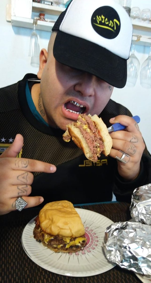 @tastyburgerok_  GRACIAS POR QUE ME OLVIDÉ LA MANIJA CON ESTOS PATYS