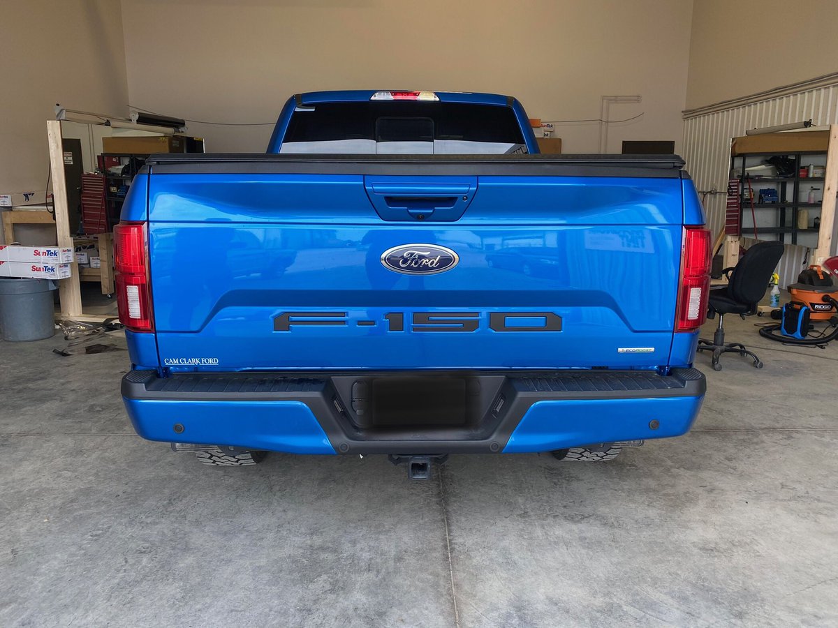 magnumtint_'s tweet photo. This F-150 got a bit of a tailgate upgrade. Let us know what you think. #magnumtint #ihearttint #paintprotection #autotinting #windowtinting #ford #fordf150 #3draiseddecal https://t.co/RaAWlI34Ru