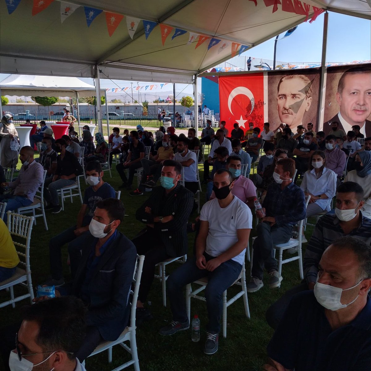 Tuşba İlçemizin Kongresini, pandemi kurallarına uygun bir şekilde ve coşku içerisinde gerçekleştirdik.
Kongremizin Tuşba ilçemize ve partimize hayırlı olmasını diliyor, ilçe başkanımız Sn <a href="/MnuriBasdinc/">Mehmet Nuri BAŞDİNÇ</a> ve yönetimine başarılar diliyoruz. 
 <a href="/Fleventoglu/">Furkan Leventoğlu 🇹🇷</a> 
<a href="/WelatAky/">Velat Akyıldız</a> 
@CalaganMuhammed