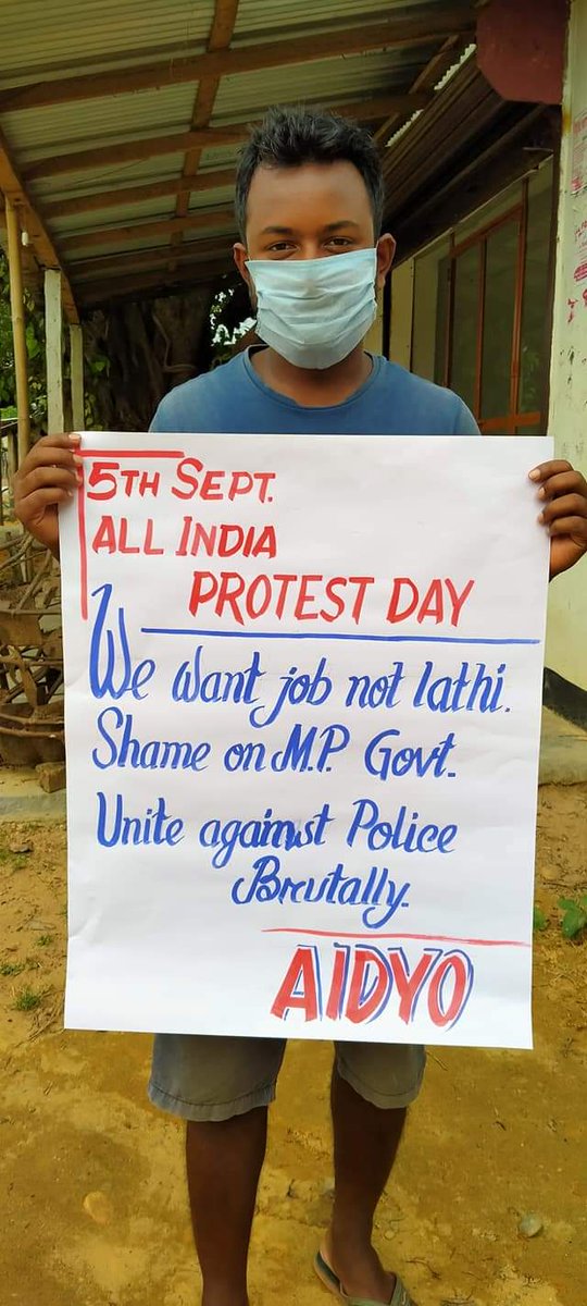 AIDYO_MP's tweet photo. #AllindiaProtestDay
#WeWantJobNotLathi
#ShameOnMPgovt
#UniteAgainstPoliceBrutality
#AIDYO
भोपाल में प्रदर्शनकारी बेरोजगार युवाओं पर की गई FIR रदद् करो,सभी विभागों में रिक्त पड़े पदों पर तुरंत भर्ती की मांग पर अखिल भारतीय विरोध दिवस मनाया-AIDYO https://t.co/vHZSfP3i61
