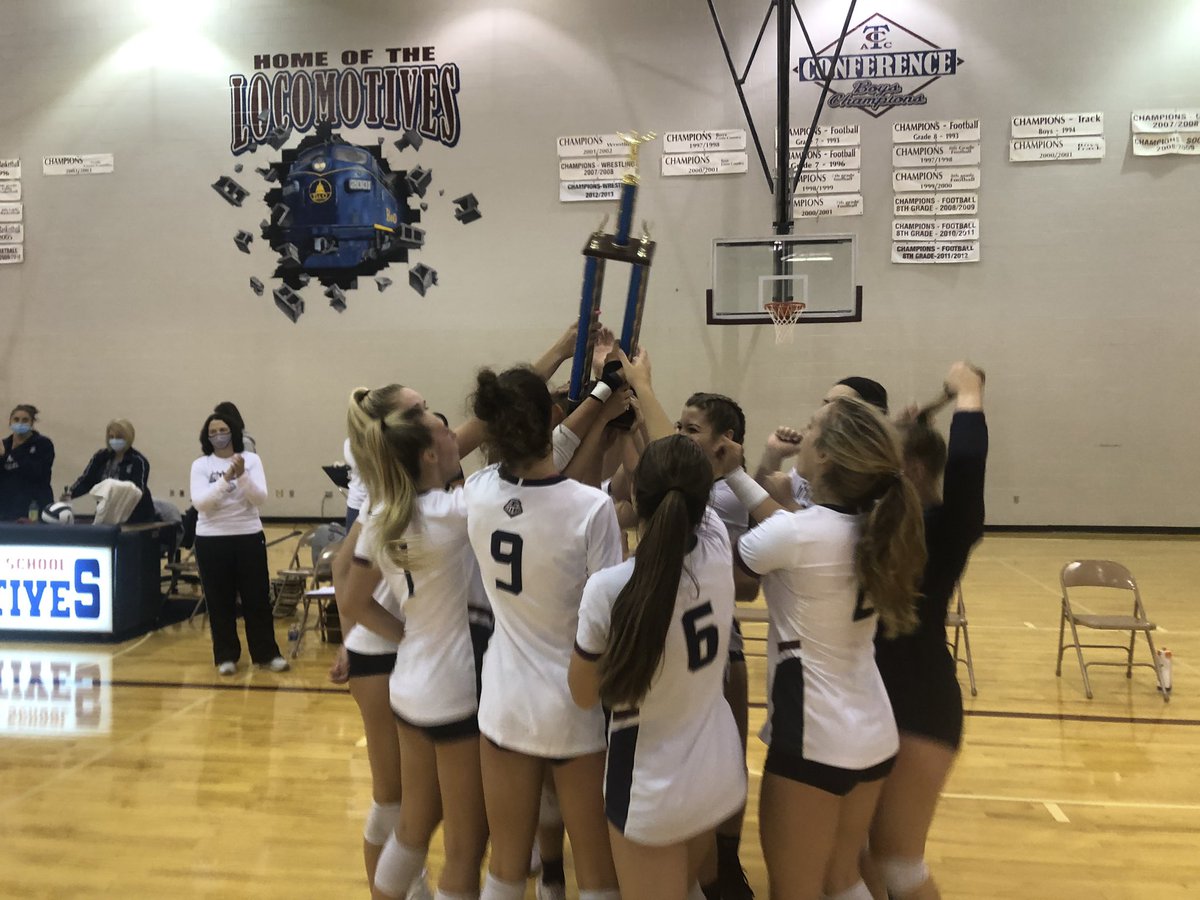 gardlydia's tweet photo. Garrett Invitational Champions!!
2-0 v Churubusco, 2-0 v Whitko, 2-0 v New Haven
Kinleigh Smith 9 Aces
Morgan Ostrowski 26 Kills
Morgan Ostrowski 8 Blocks
Logan Smith 34 Assists 
Logan Smith 20 Digs https://t.co/yLMrmHtAHN