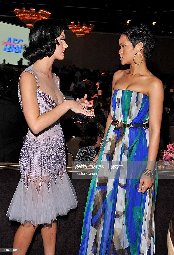 Rihanna & Katy 2009 grammys