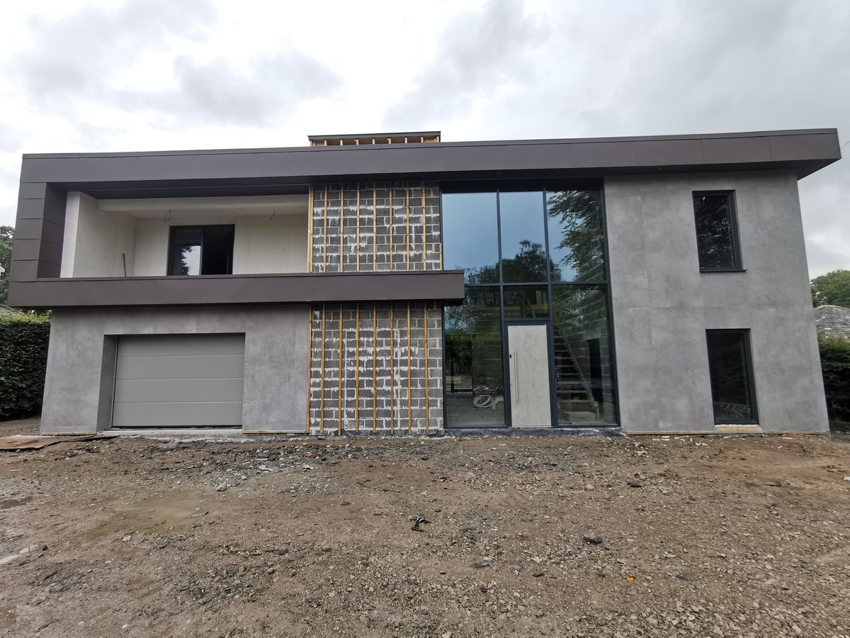 WolsTiling's tweet photo. Who said tiles were just for the inside? Got the pleasure of tiling this stunning house in Windermere and we got to put our stamp on it.
These gorgeous large format tiles are called portland 2.8 x 1.2 6.5mm thick from @rocciatilesso so much went in to this. I love it 😍 https://t.co/CUcJcdBi1H