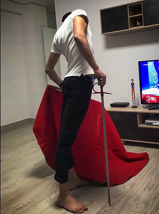 Poco a poco voy luchando por lo mío, si me demoro no se preocupen, 
es lo MÍO...
#CabezaFríaCorazónCaliente