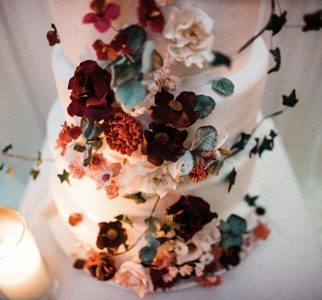 "We arranged for singing waiters to have an argument and then burst into song during dessert. Very few people knew, so it took everyone by surprise!" - Real Wedding groom Mark - yourbristolsomerset.wedding/real-wedding/1… #singingwaiters #wedding
Image: throughthewoodsweran.co.uk
Car: <a href="/triggolscars/">Triggols' Cars</a>