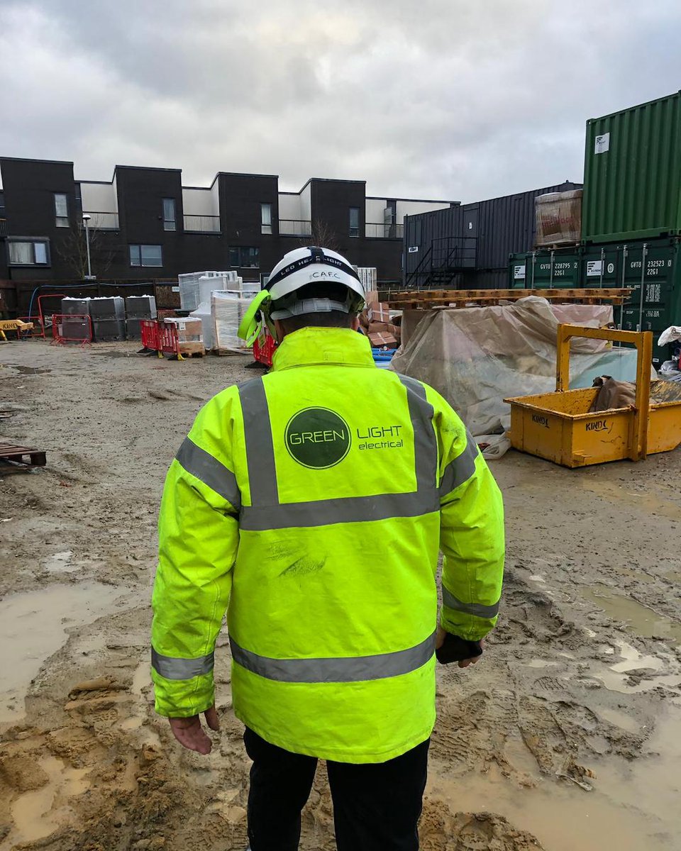 GreenLightElec's tweet photo. GreenLight sparky heading on to site like #boss https://t.co/LUQN4lAaa3