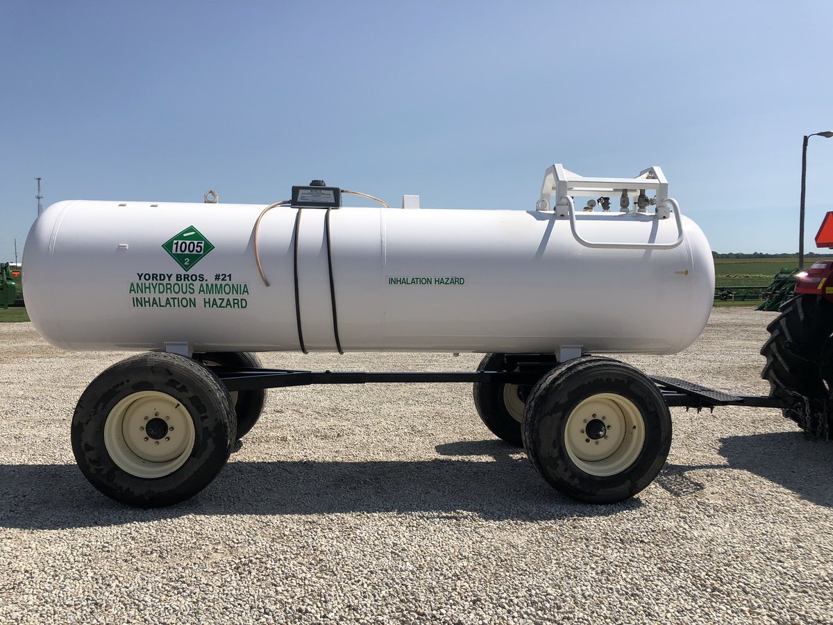 chad_unzicker's tweet photo. For sale - 2 1450 gal NH3 tanks. Both are BB running gears, spring loaded lift assist telescope tongues w catwalk &amp; hand rails, always stored in shed. Never had N-serve, set up for 30” rows. ‘08 tank w ‘09 running gear $8500, ‘13 tank w/ ‘16 running gear $9250. RTs appreciated. https://t.co/luu0jFn238