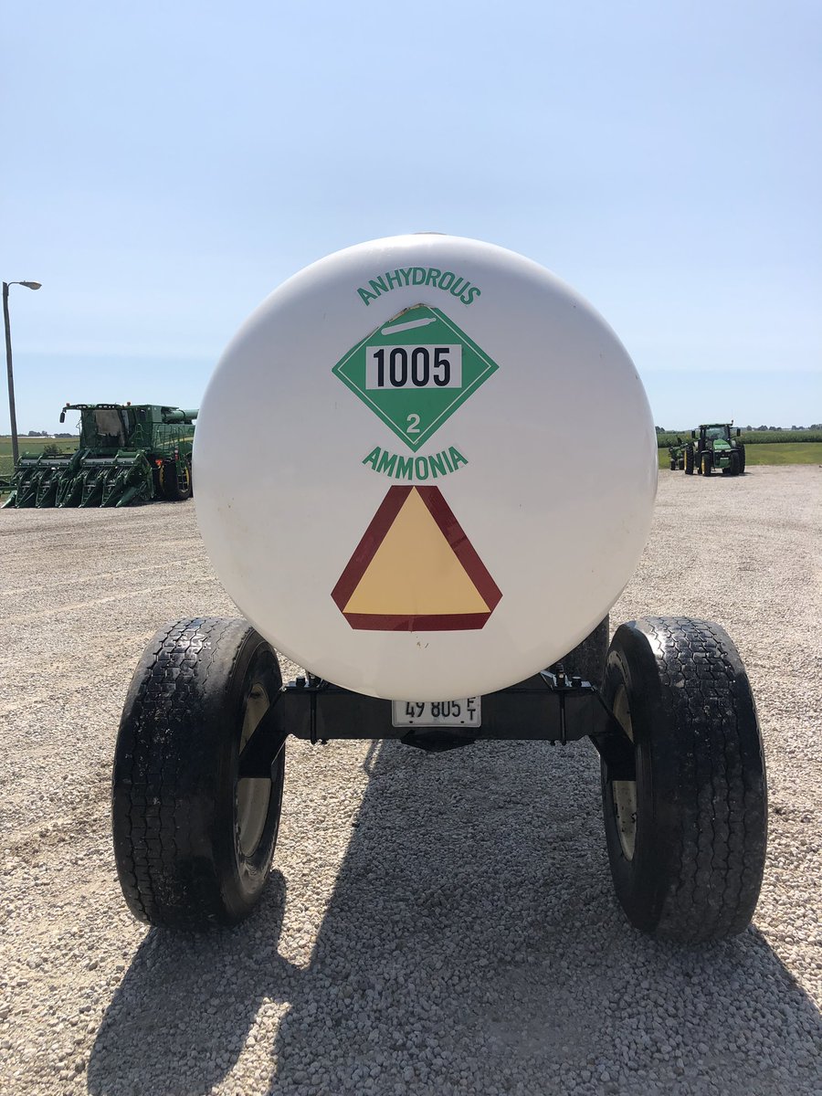 chad_unzicker's tweet photo. For sale - 2 1450 gal NH3 tanks. Both are BB running gears, spring loaded lift assist telescope tongues w catwalk &amp; hand rails, always stored in shed. Never had N-serve, set up for 30” rows. ‘08 tank w ‘09 running gear $8500, ‘13 tank w/ ‘16 running gear $9250. RTs appreciated. https://t.co/luu0jFn238