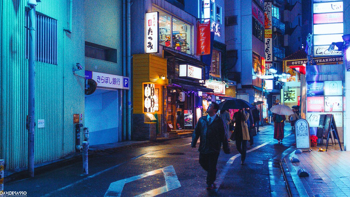 RedDeadPanda's tweet photo. Me: don't give in to nostalgia
Me after literally 2 seconds: I have to go back pls 😭😭😭😭 take me back there 😭😭😭😭 I want to get lost in those alleys again 😭😭😭😭😭😭 https://t.co/Lt32sybPKz