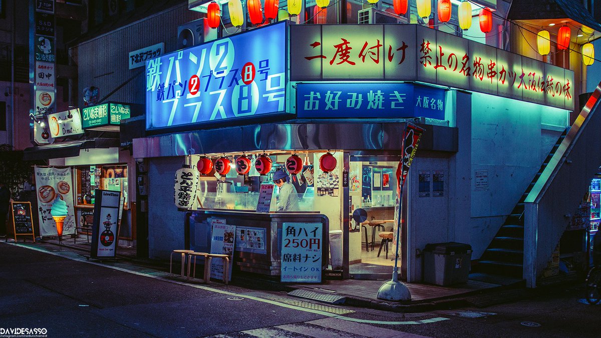 RedDeadPanda's tweet photo. Me: don't give in to nostalgia
Me after literally 2 seconds: I have to go back pls 😭😭😭😭 take me back there 😭😭😭😭 I want to get lost in those alleys again 😭😭😭😭😭😭 https://t.co/Lt32sybPKz