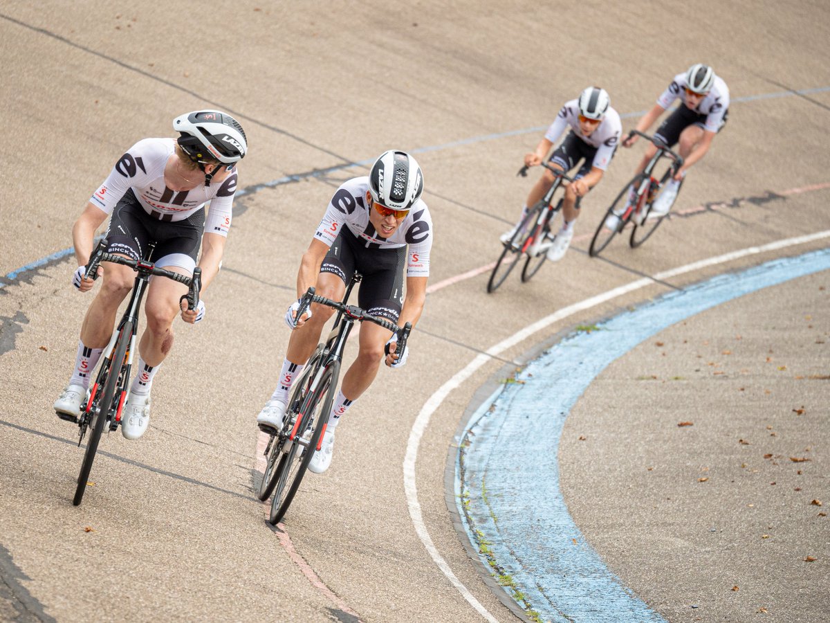 WielerbaanGL's tweet image. @TeamSunweb Puntenkoers
@NilsSinschek @RoyCurvers