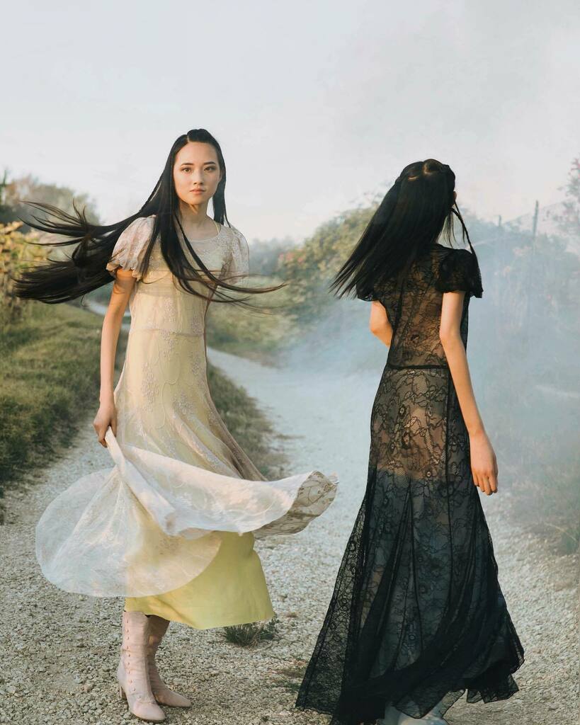 dianalequesne's tweet photo. Anteprima della sezione Evening dresses della collezione SS 21 #vuscichè ... il favoloso corolla dress in #wastemark lace. Disponibile in pre-order. 

Preview of the Evening dresses section of the SS 21 vuscichè collection ... the fabulous corolla dress … https://t.co/wE2KsfHlIA https://t.co/VP8uyTcLgb