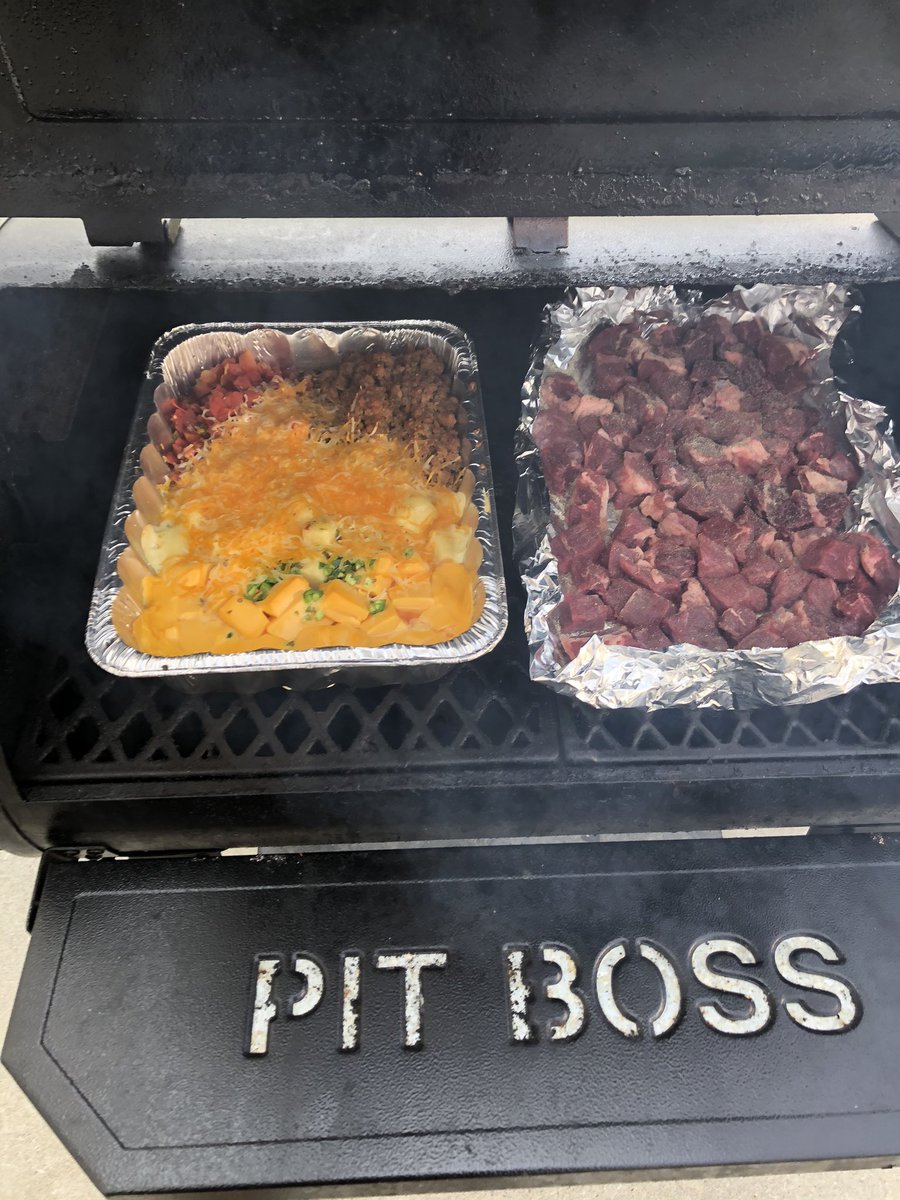 bbq_blue's tweet photo. A little Labor Day weekend food prep with a fantasy football draft to follow. Happy Labor Day weekend one and all from your friends at Blue Collar BBQ!! 🍗 🥩 https://t.co/EFQbHYBKdk