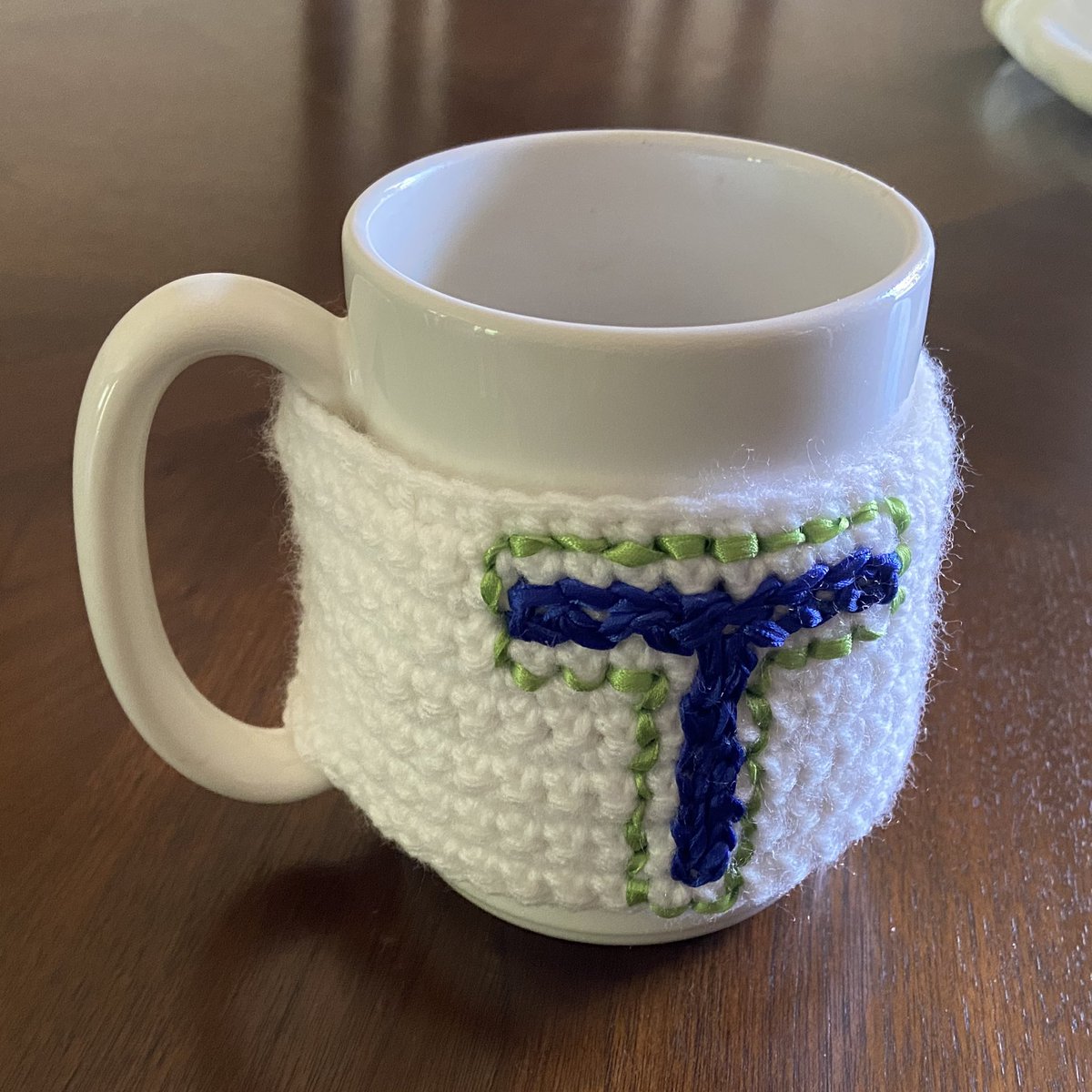 julieblaha's tweet photo. What do you do when you’re having tea with the amazing @TinaSmithMN but only have @amyklobuchar mugs? Make a cozy! See it in action here: https://t.co/kTPT45vMXG https://t.co/xol5gGZewA