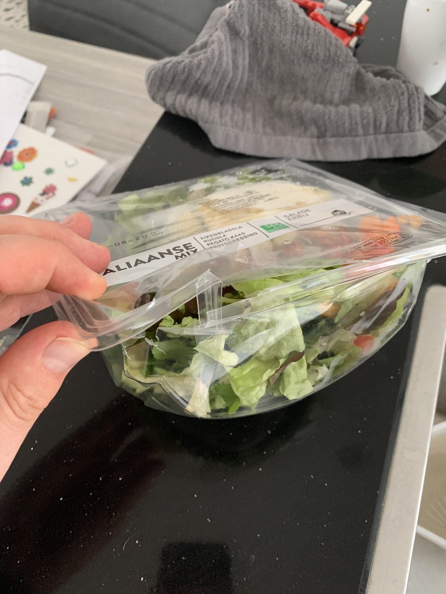 Bedankt voor de levering <a href="/albertheijn/">Albert Heijn</a> en bedankt dat de salade al open was bij levering heel makkelijk 🤣