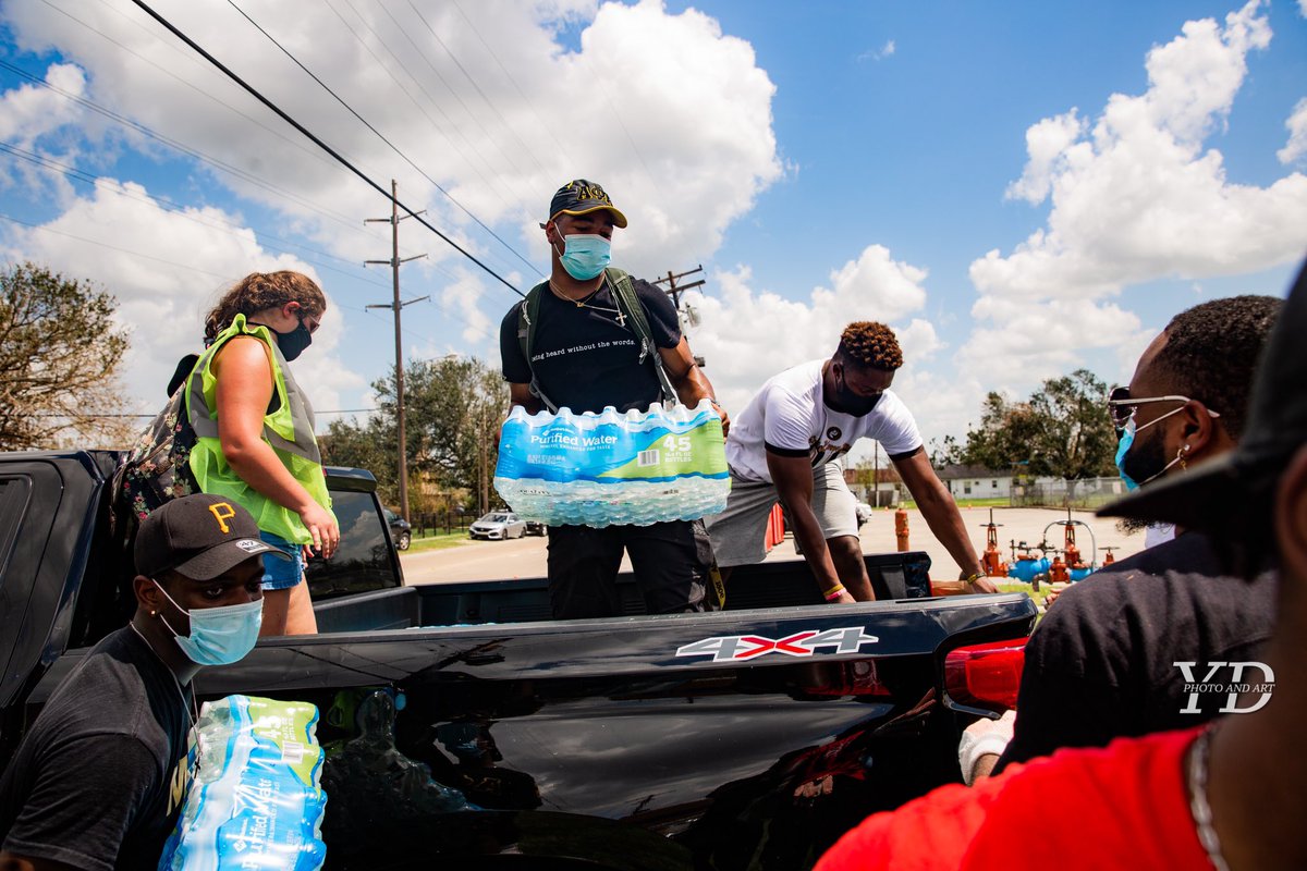 ThetaChiAlphas's tweet photo. Manly Deeds and Love For All Mankind. Disaster Recovery efforts in Lake Charles after Hurricane Laura.
#TooThrowed #ΑΦΑ https://t.co/mPTOLpdCOE