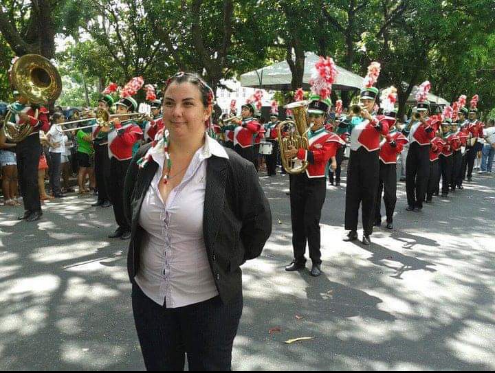 lore_groove's tweet photo. Lembranças do dia da Raça com a Banda marcial Paes de Carvalho e a Banda Musical Teodora Bentes ... Momentos singulares na minha estrada música , onde tive a oportunidade de ser regente .
#DiaDaRaça
#5DeSetembro
#Bandas
#fanfarras
#DesfileCívico https://t.co/40ETwnSDgU