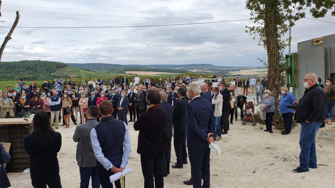 ChristianBruyen's tweet photo. Pose de la 1ère pierre du Mutigny Resort Hôtel cet après-midi à #Mutigny. L'aboutissement d'un projet d'excellence porté depuis 20 ans par Bernard Beaulieu au service de l'attractivité touristique de la #Champagne #UNESCO @LvqueDominique1 @JM_Roze MC Bression F.Ferat @Prefet51 https://t.co/FuGB9DIQIw