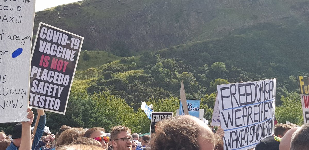 RealWayneReilly's tweet photo. #EdinburghProtest against #MandatoryMasks 
#MandatoryVaccines
#NoMoreLockDowns
Great to see around two thousand people #standup #Savingscotland 
Or 400 if you read fake news 🤷‍♂️😂 https://t.co/XoHVmKV4nb