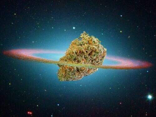 PositivePyrami1's tweet photo. #TimeToBeamMeTo CannaPlanet 🌿🤪🪐👽🛸 https://t.co/NqvTK809A3